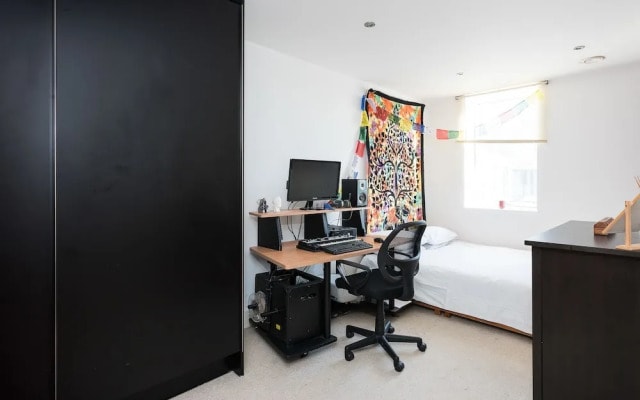 Modern Muscians 2BR Flat in Greenwich
