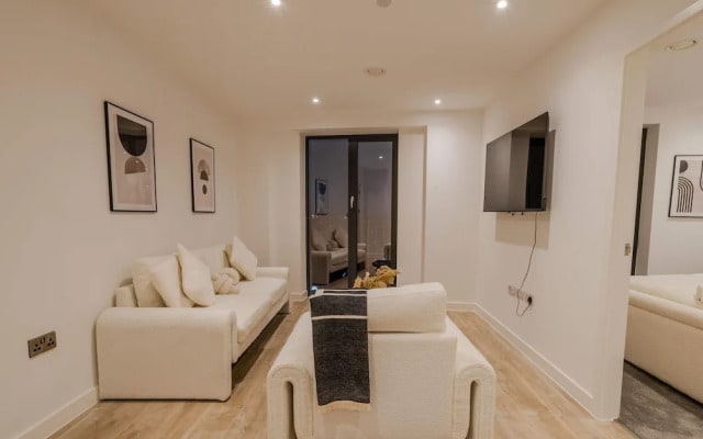 Bianco Suite 2BR With City Views