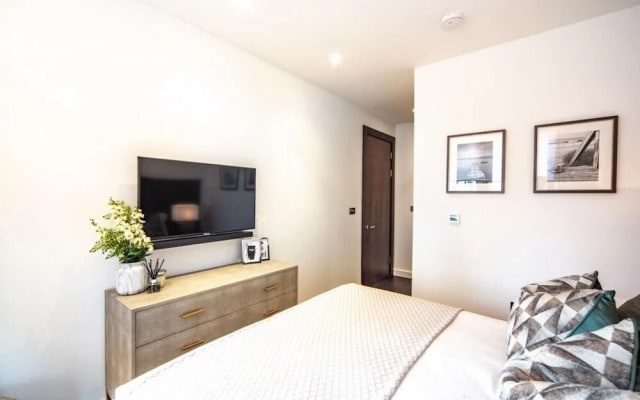 Luxury Two bed by the US Embassy