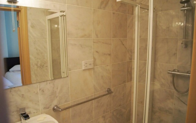 Ashley Hotel