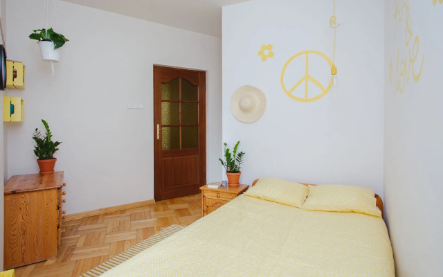 Lucka Rooms - Yellow Submarine B24.1