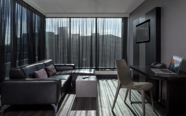 Апарт-отель Roomzzz Nottingham City