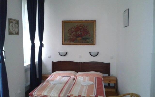 Charles Bridge Bed And Breakfast