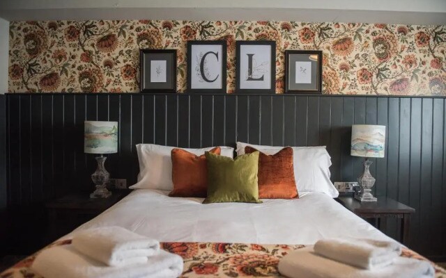 Cat & Lion Country Pub and Hotel