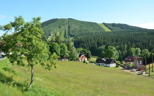 Serene Holiday Home With Private Garden, Whirlpool, Terrace