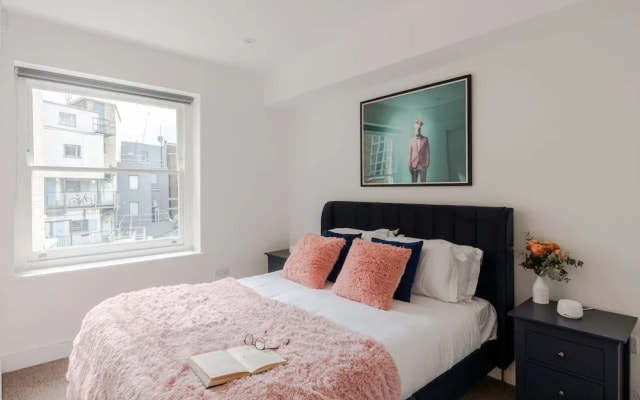 The Vanity Affair - Fitzrovia - by Frankie Says