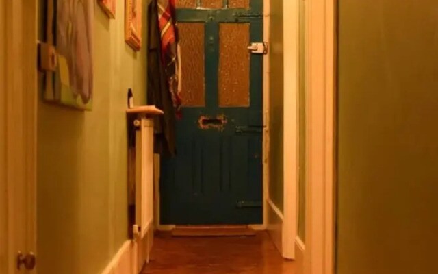 Incredible 1 Bedroom Flat Colourful and Cozy