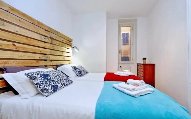 Unique Grand Trevi Fountain Apartment