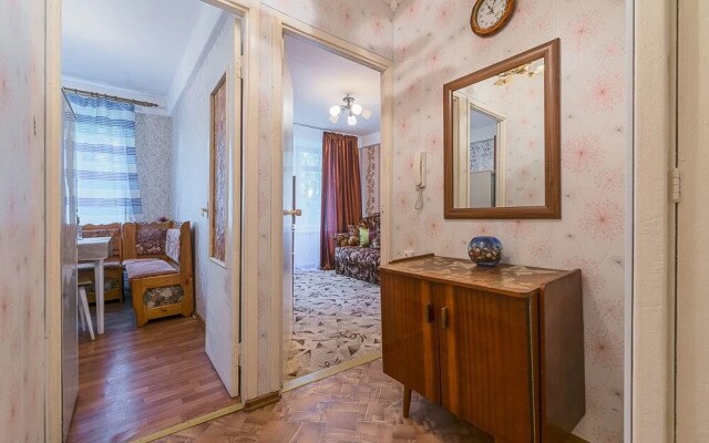 FlatHome24 on Bolshevikov 25