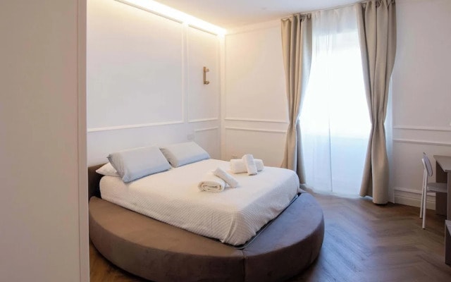 Colosseum Holidays - Luxury 3 Bedroom Apartment