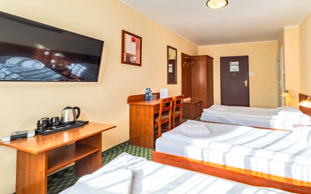 Hit Hotel