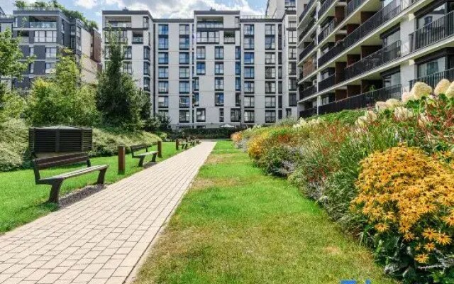 Lumina spacious apartments with parking in Warsaw