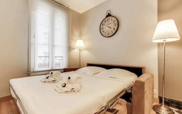 Design Appt for Opera Bastille- 4 to 6 Persons
