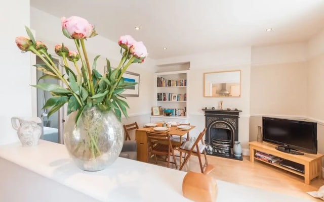 Traditional Richmond Home by Twickenham Green