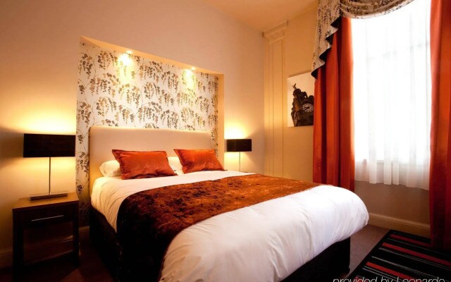 Heywood House Hotel
