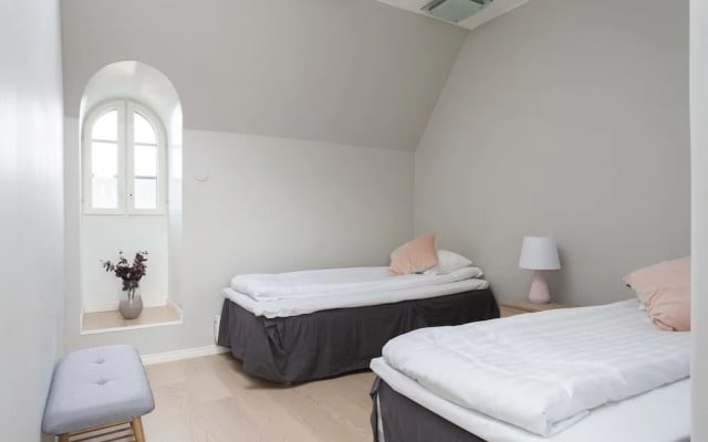 2ndhomes Kluuvi 2BR penthouse with balcony and sauna