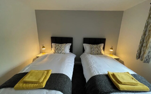 Cosy & Comfortable Apt with Parking