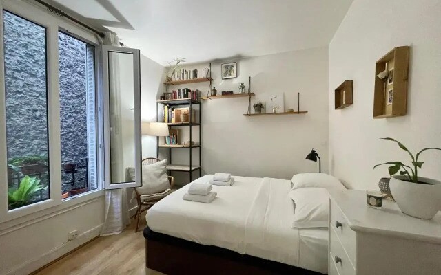 Apartment Parc Des Expositions by Studio Prestige