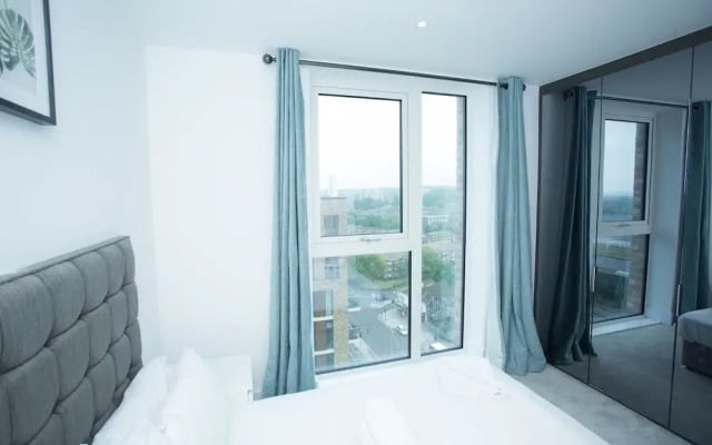 Highview 2-bed Apartment in London