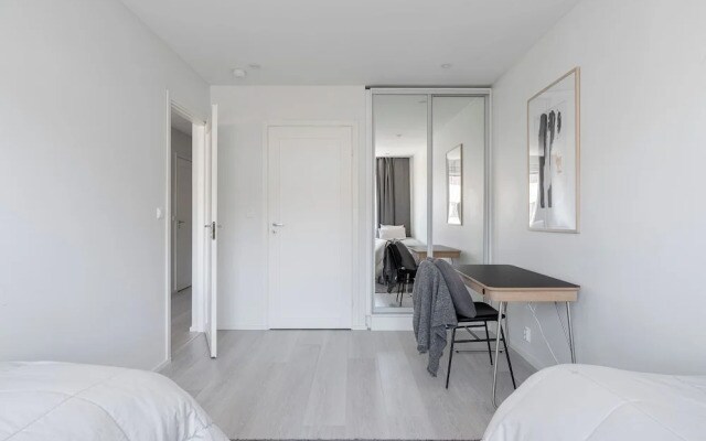 Top Floor Luxury - 2BR Scandi Home