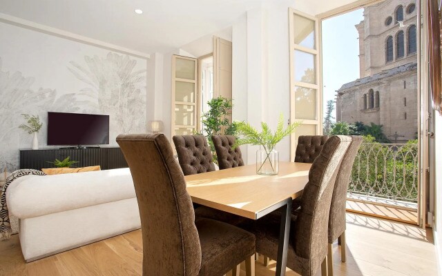 Exclusive 3BD apartment near Cathedral. San Agustin VI