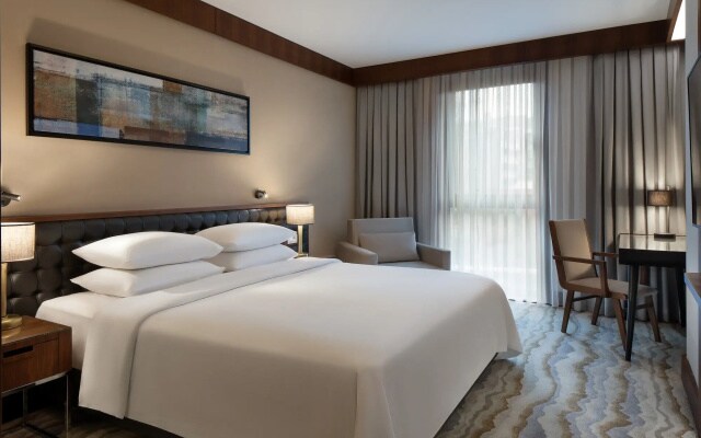 Отель Sheraton Istanbul City Center