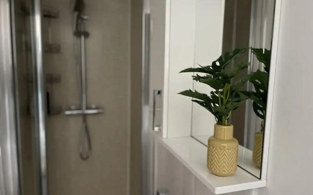Convenient 3 bd House Salford 7 Guests