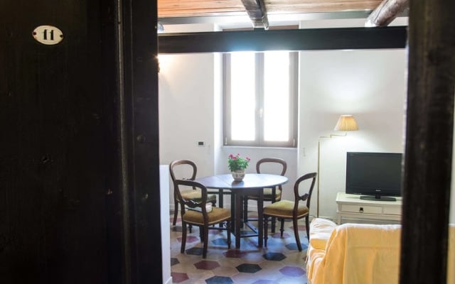 Sunny Apartment Navona Sq