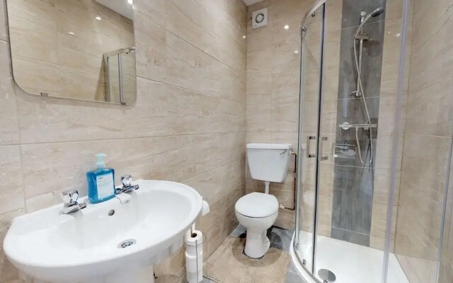Stayzo Westminster Stylish House Accommodation