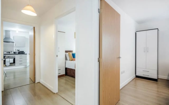 Impeccable 2-bed Apartment in Romford