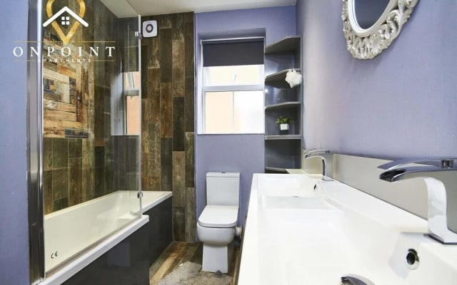 ✰OnPoint -Large House Near Centre with Bar✰