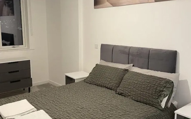 2 Bedroom Luxury Apartment in Barking