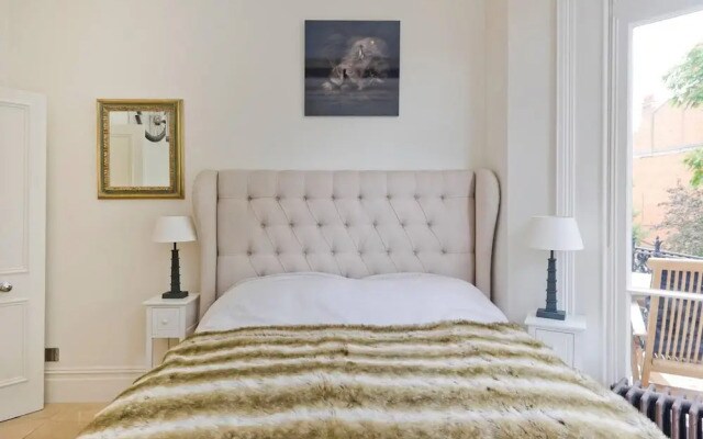 Cute 2-bed Chelsea Apartment