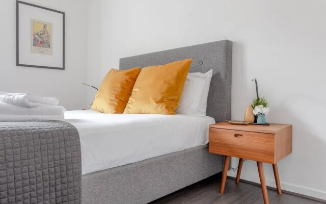 Spacious and Modern 1 Bedroom Flat in Shoreditch