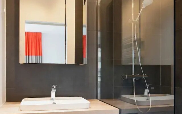 Casteja Modern Residence