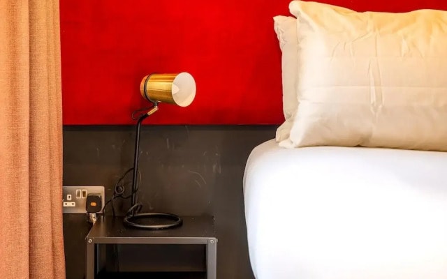 Trendy Kings Cross Flat