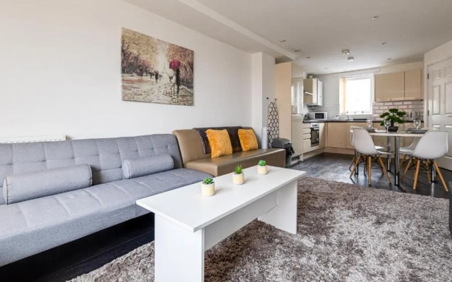 Stanley Sparkle Stays - 4brooms, 4beds, Prkg, Wifi