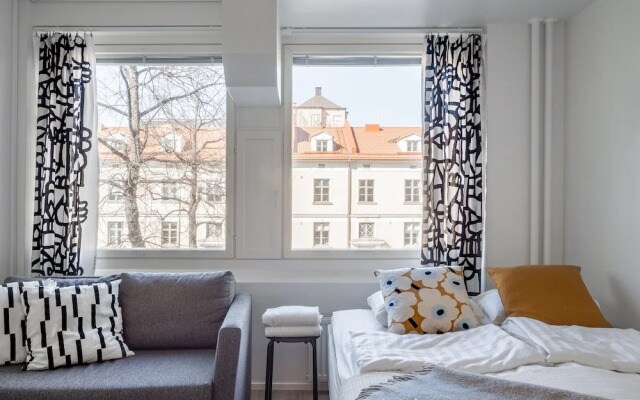 Modern Downtown Studio - "Pikku Ronka" - Hosted by 2ndhomes