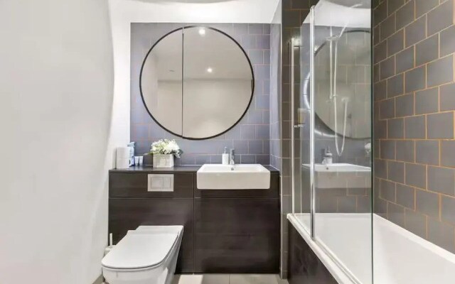 London Gateway Apartment