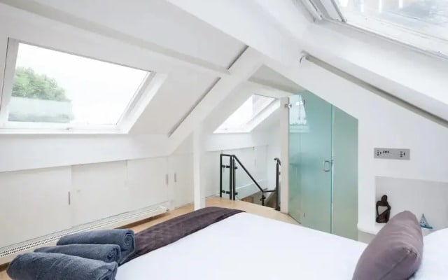 Knightsbridge Central 4th Floor Walk up- Penthouse