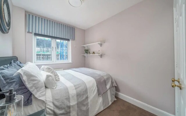 Cozy 3-bed flat near Vauxhall Gardens