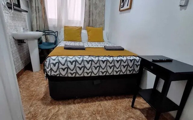 M-A Catrachos Rooms