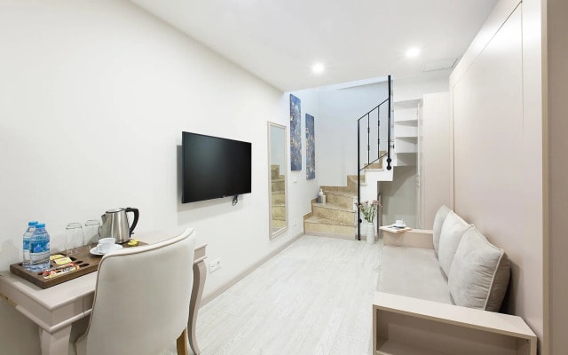 Perla Galata Hotel
