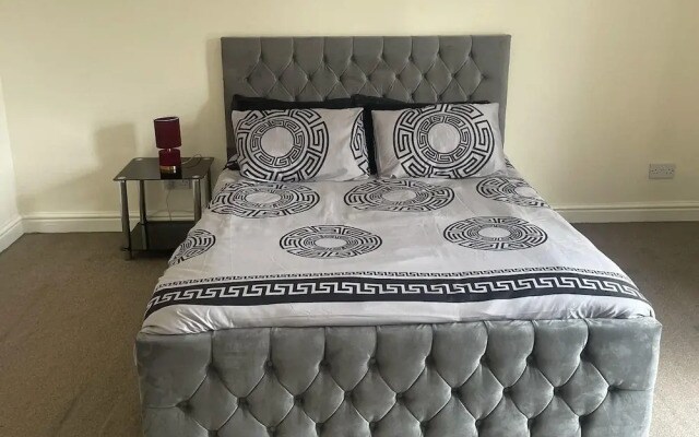Stylish 1-bed Apt - Sleeps 4 - Parking - Wifi