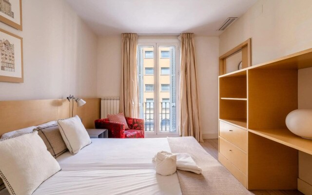 Classy 3bed 3bath apartment in Eixample