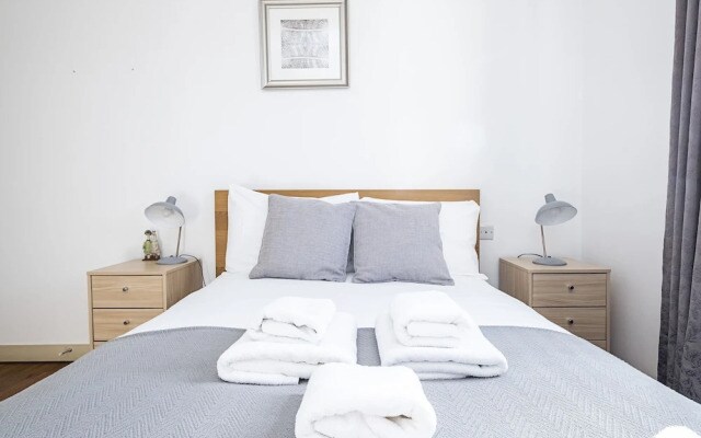 Royal College Apartments by Flexystays