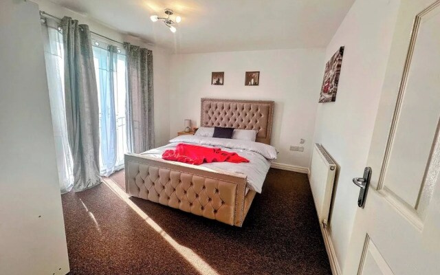 Contractor-friendly 2BR Gem Wi-fi & Free Parking