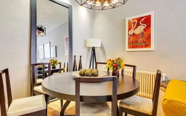 Luxe 4-bed Mews Home - 10 min to Harrods