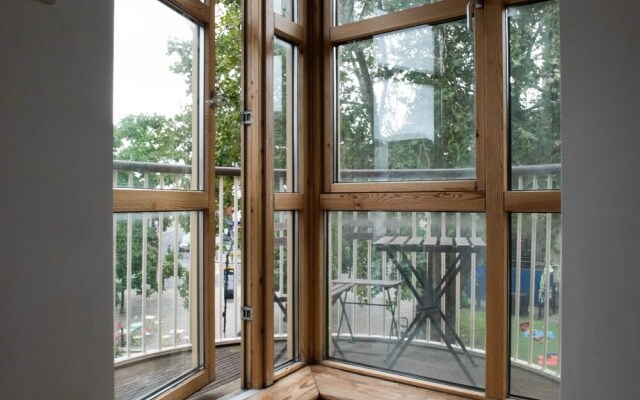 Lovely 2 Bedroom Flat in Excellent Location