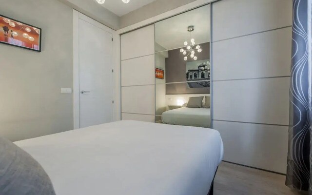 Apartamento Plaza de Castilla II - Urbano Con Estilo y Funcional